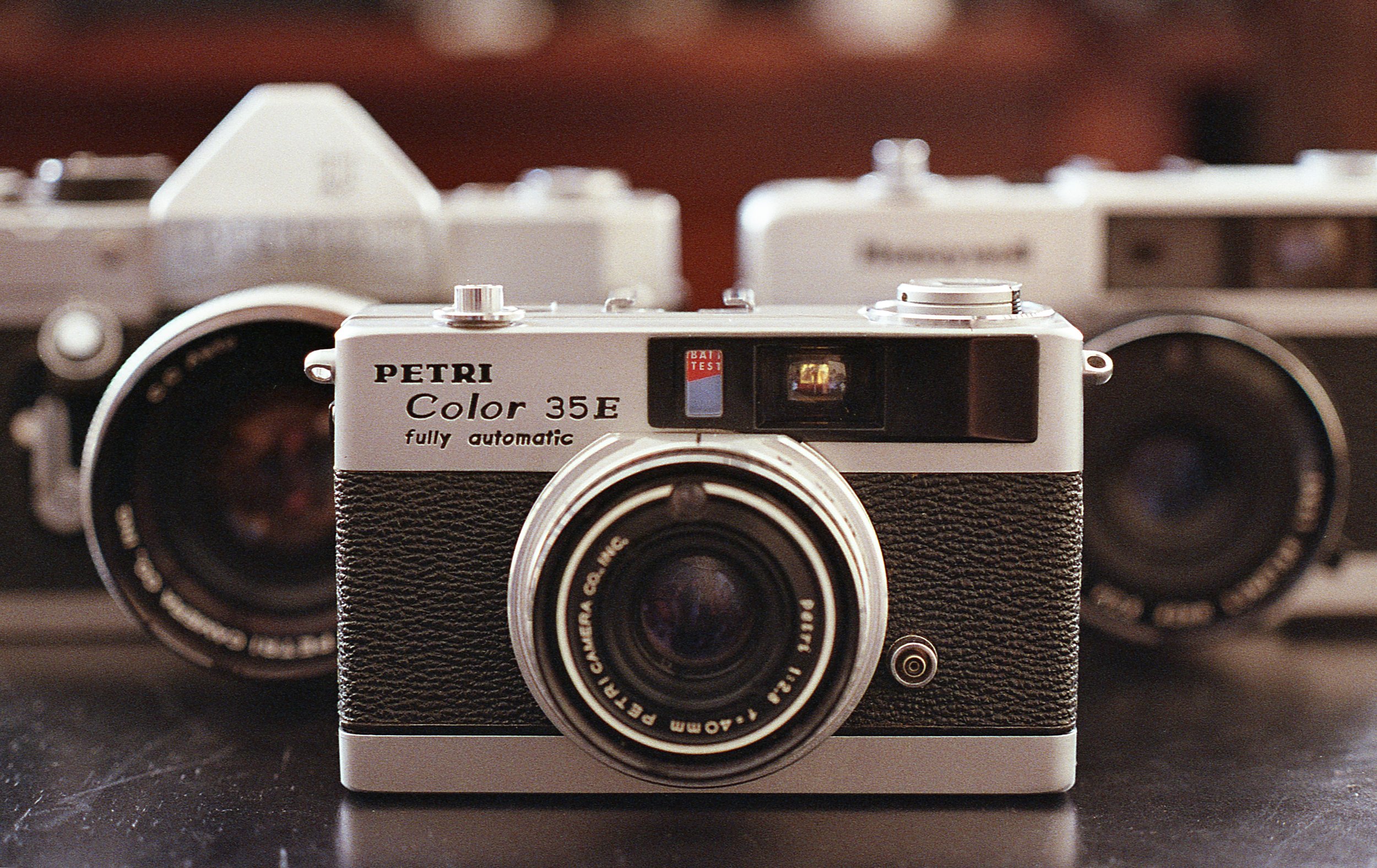 Petri Color 35 E — Aperture Preview